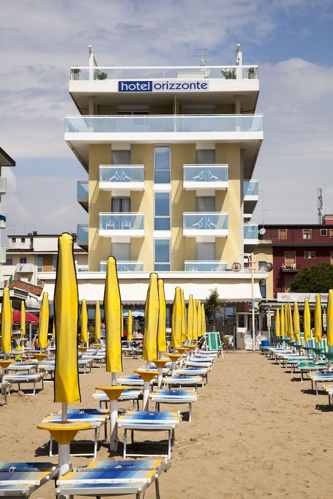 Hotel Orizzonte — Beach in Jesolo, Veneto