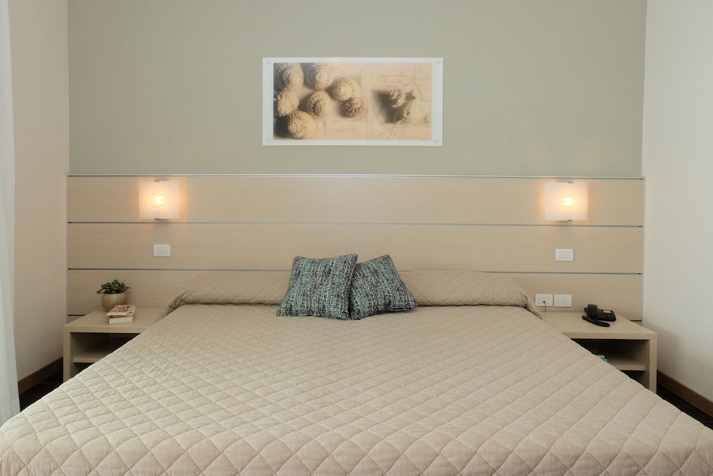 Hotel Orizzonte — Hotel rooms in Jesolo, Veneto