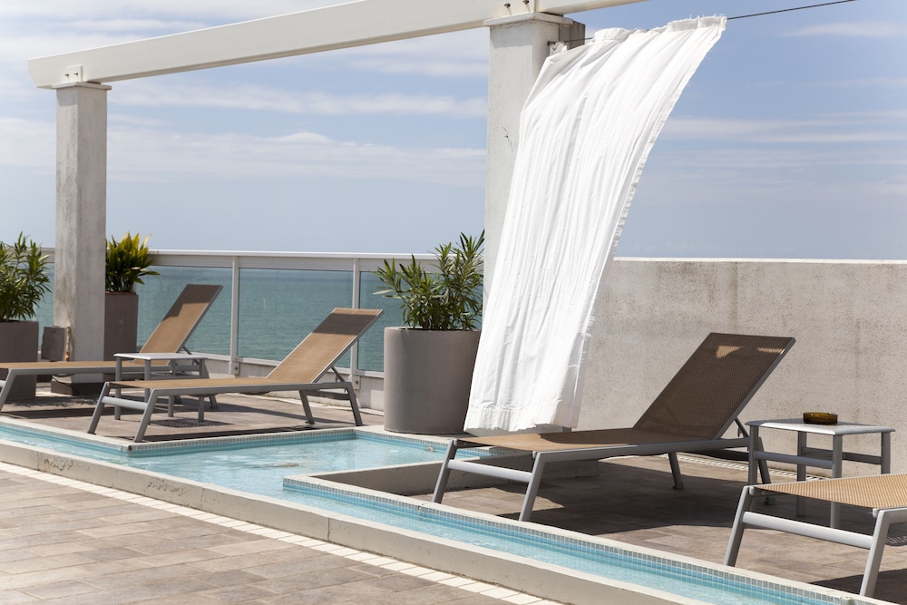 Hotel Orizzonte — Swimming pool in Jesolo, Veneto