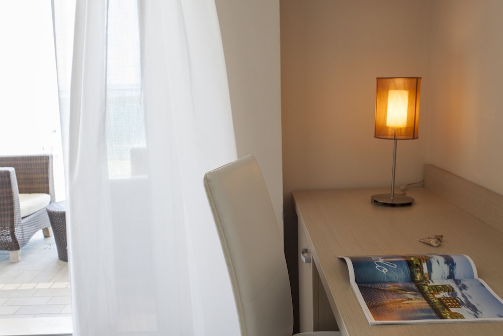 Hotel Orizzonte — Hotel rooms in Jesolo, Veneto