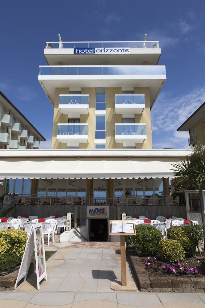 Hotel Orizzonte — Hotel building in Jesolo, Veneto