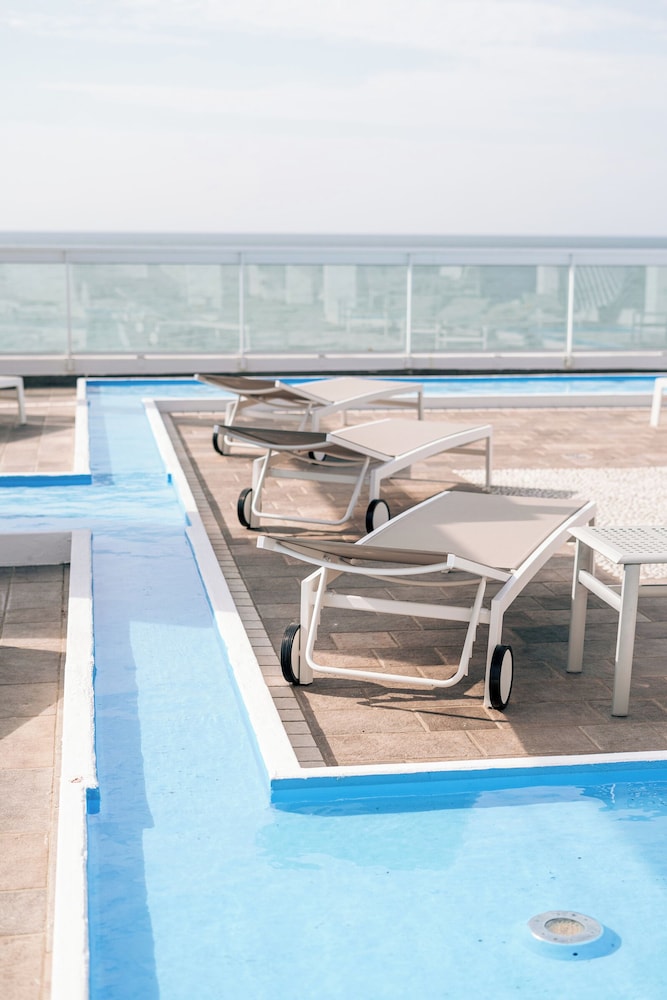 Hotel Orizzonte — Swimming pool in Jesolo, Veneto
