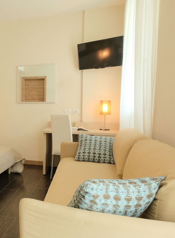 Hotel Orizzonte — Hotel rooms in Jesolo, Veneto