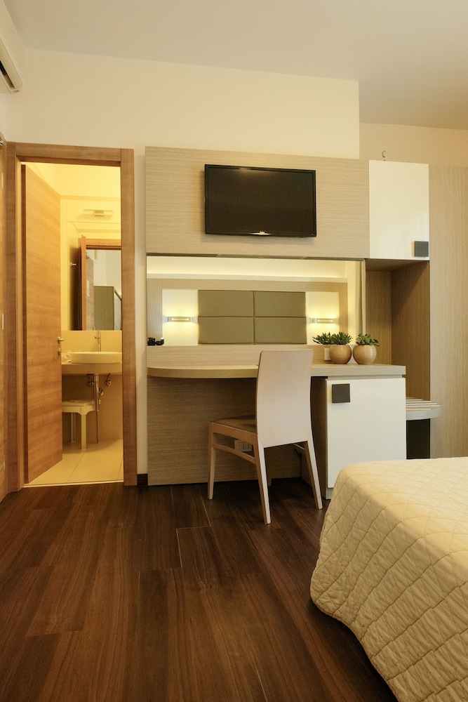 Hotel Orizzonte — Hotel rooms in Jesolo, Veneto