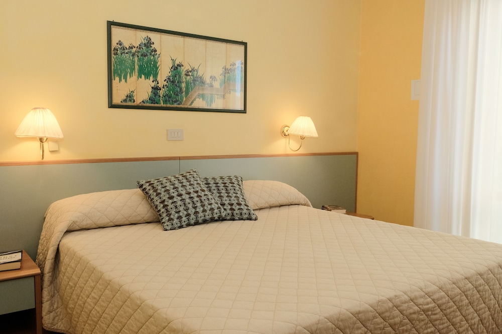 Hotel Orizzonte — Hotel rooms in Jesolo, Veneto