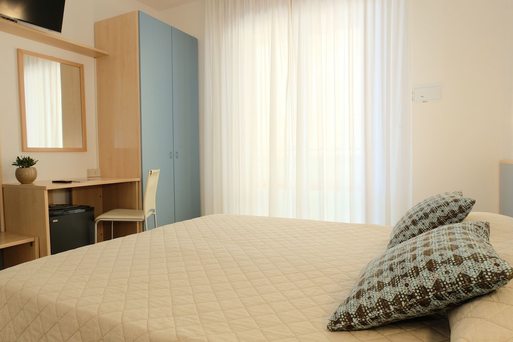 Hotel Orizzonte — Hotel rooms in Jesolo, Veneto