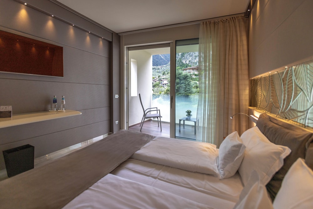 Park Hotel Imperial Centro Tao Natural Medical Spa — Hotel rooms in Limone sul Garda, Lombardy