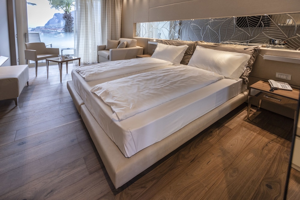 Park Hotel Imperial Centro Tao Natural Medical Spa — Hotel rooms in Limone sul Garda, Lombardy