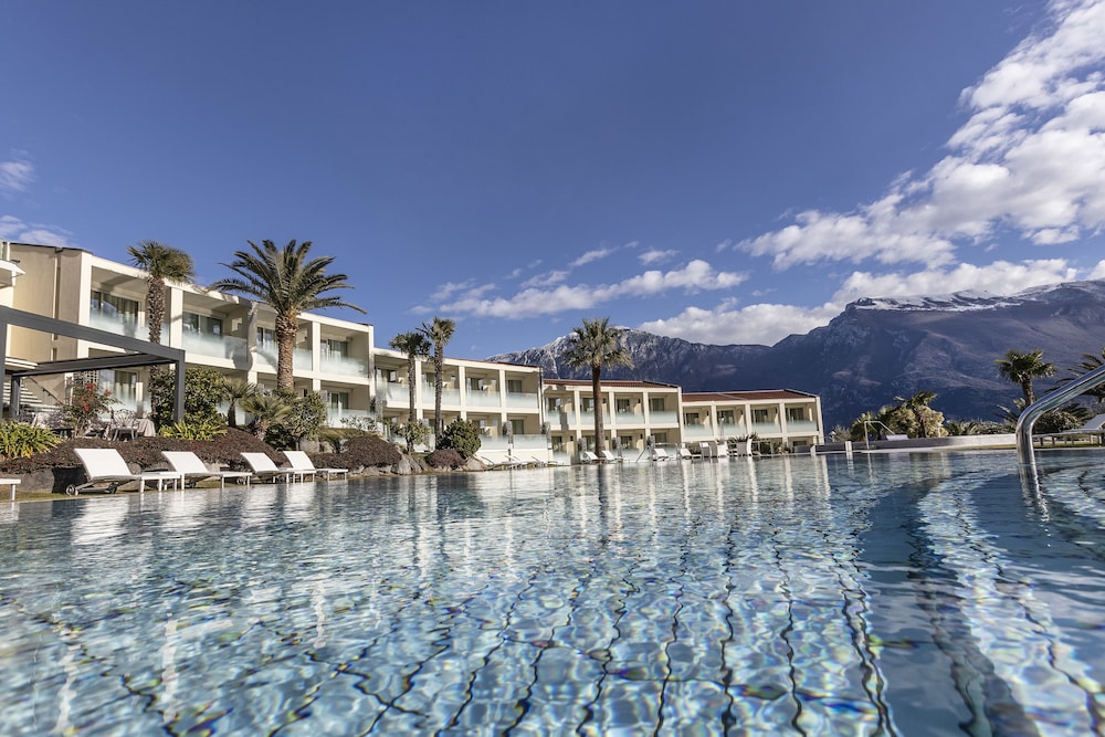 Park Hotel Imperial Centro Tao Natural Medical Spa — Main photo in Limone sul Garda, Lombardy