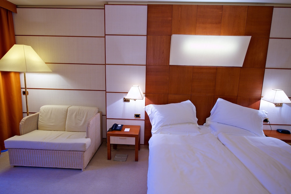 Park Hotel Imperial Centro Tao Natural Medical Spa — Hotel rooms in Limone sul Garda, Lombardy