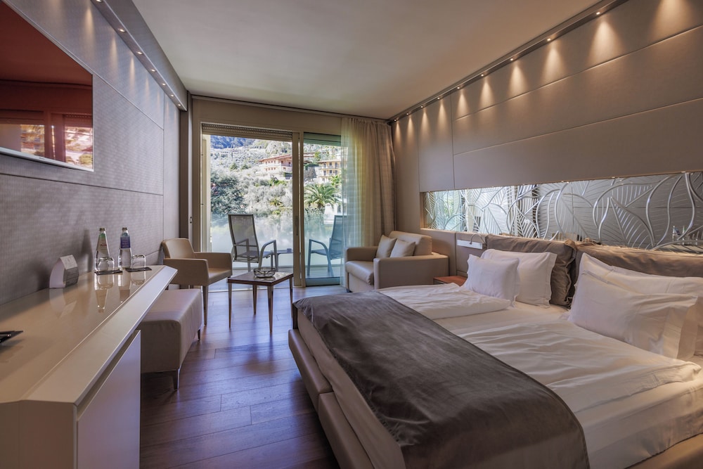 Park Hotel Imperial Centro Tao Natural Medical Spa — Hotel rooms in Limone sul Garda, Lombardy