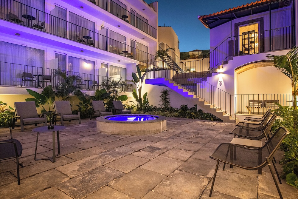 Pestana Fisherman Village — Hotel building in Funchal, Madeira