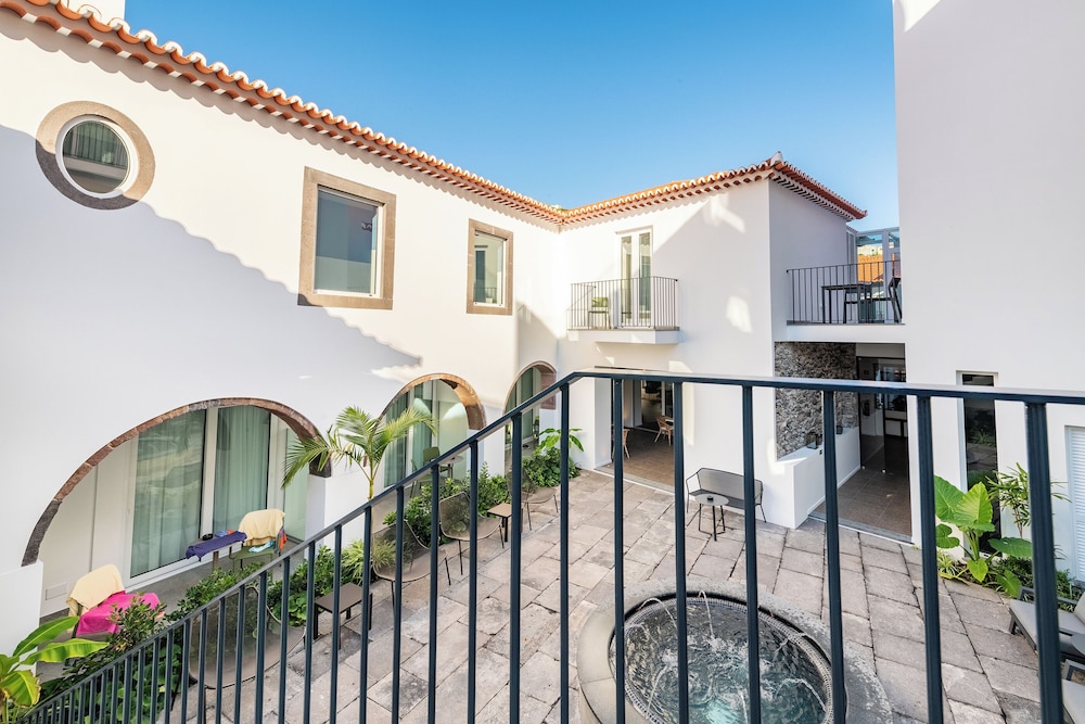 Pestana Fisherman Village — Hotel building in Funchal, Madeira