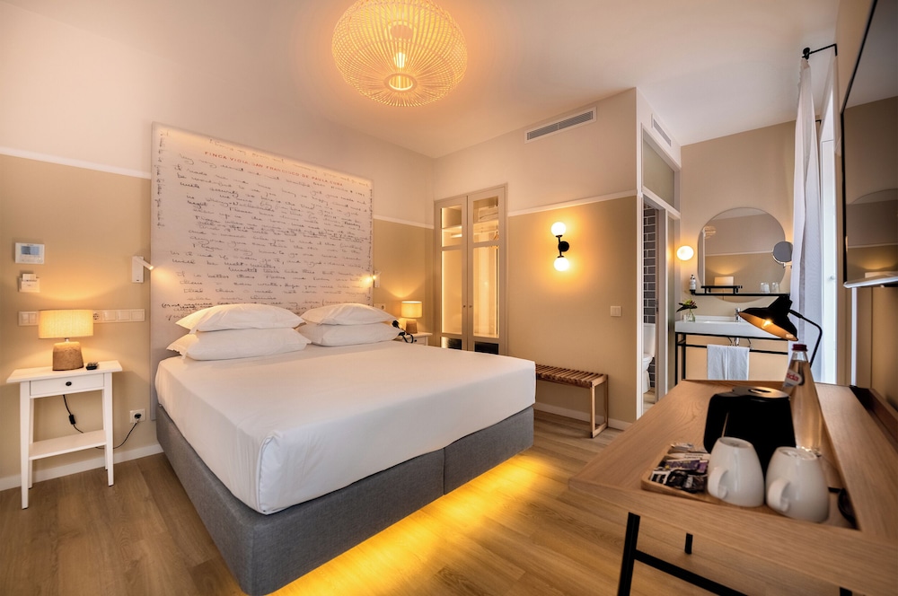 Pestana Fisherman Village — Hotel rooms in Funchal, Madeira