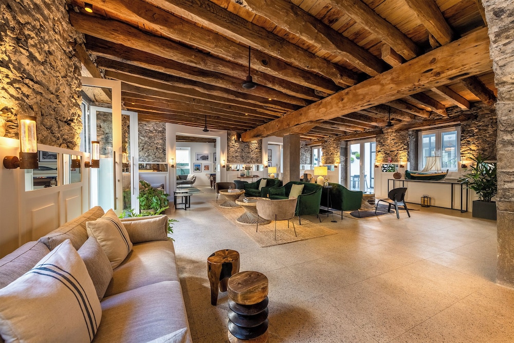 Pestana Fisherman Village — Hotel building in Funchal, Madeira