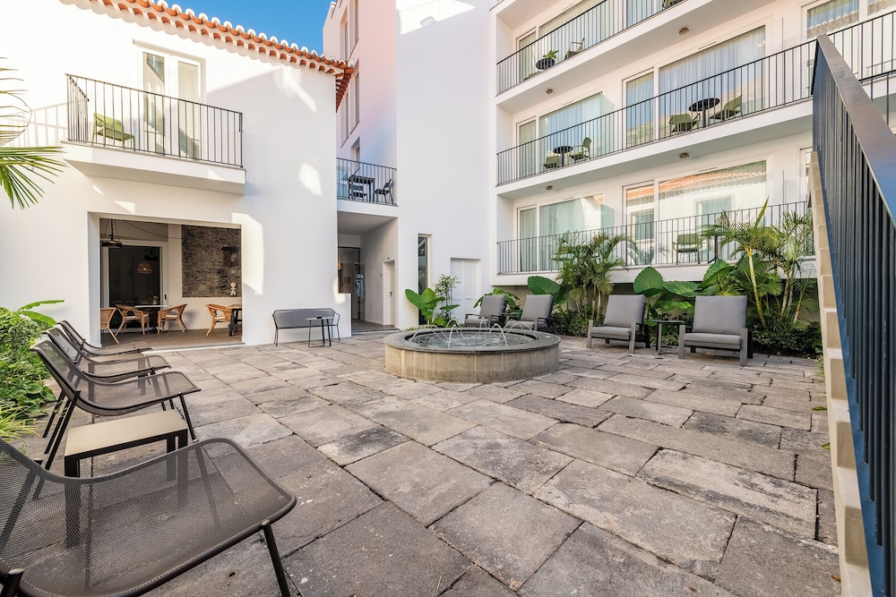 Pestana Fisherman Village — Hotel building in Funchal, Madeira