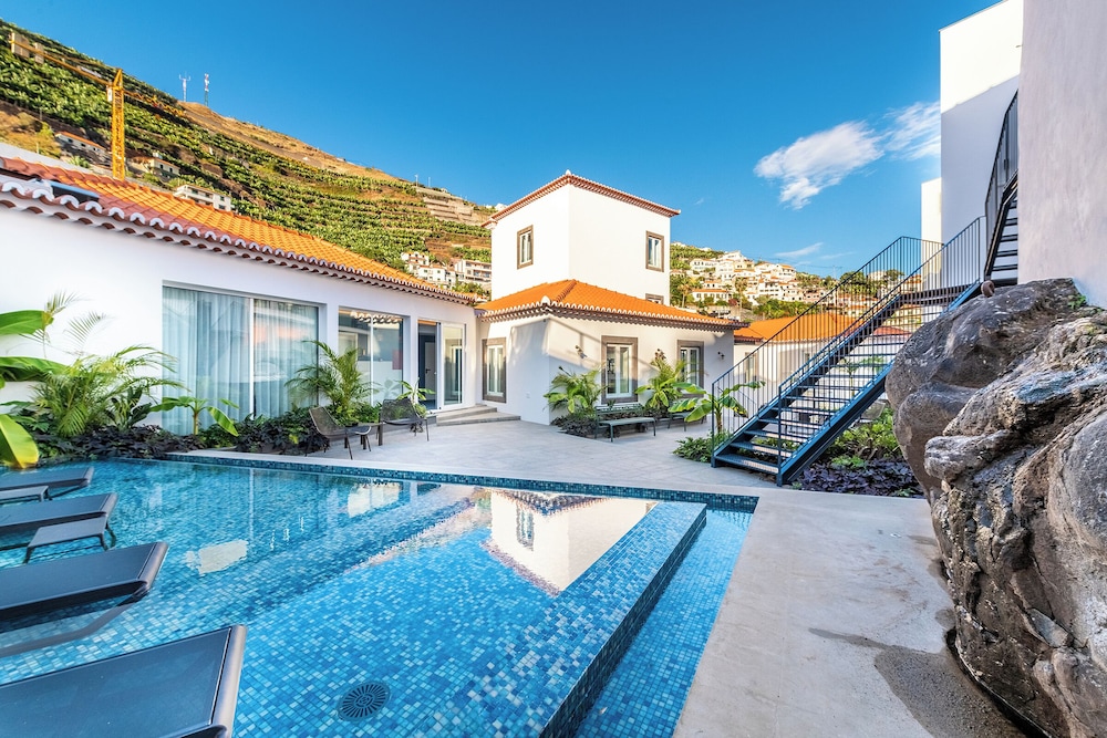 Pestana Fisherman Village — Swimming pool in Funchal, Madeira