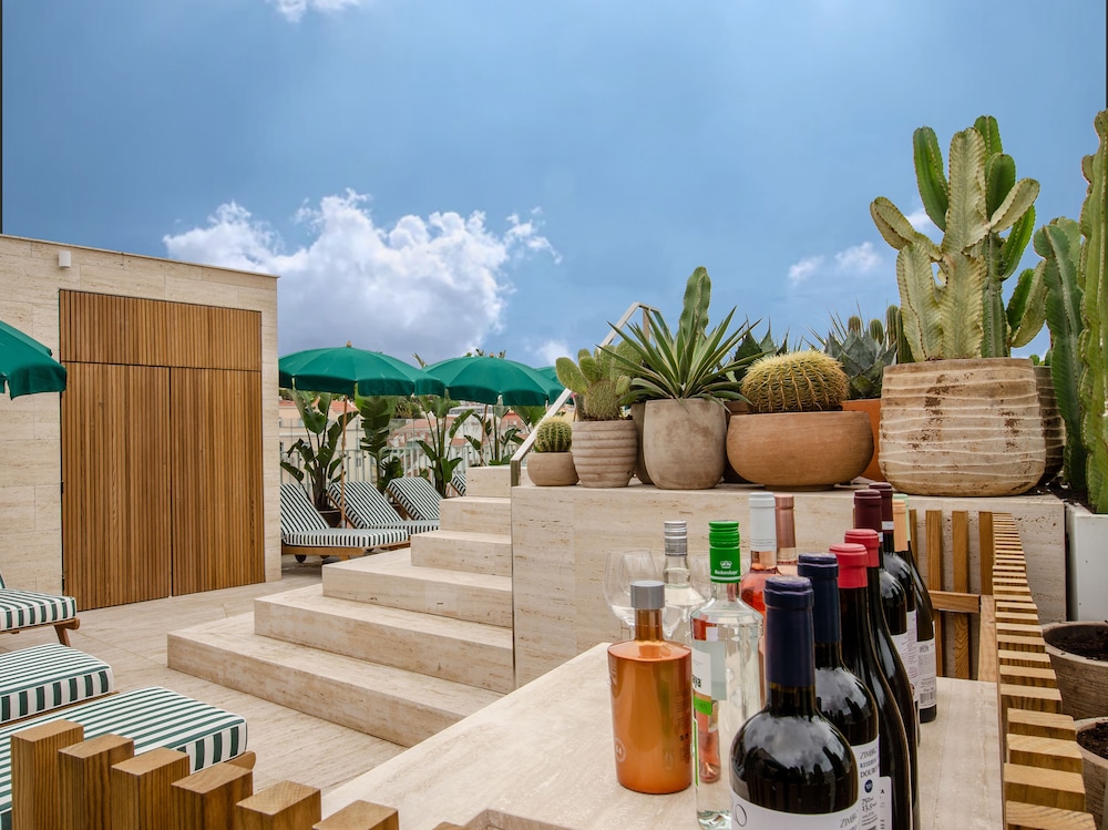 Browns Avenue Hotel — Restaurant & bars in Lisbon, Lisboa