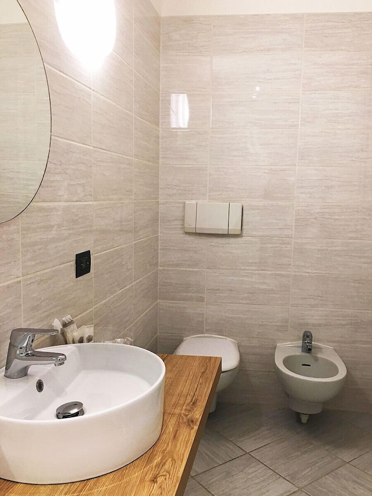 Il Loggiato dei Serviti — Hotel rooms in Como, Lombardy