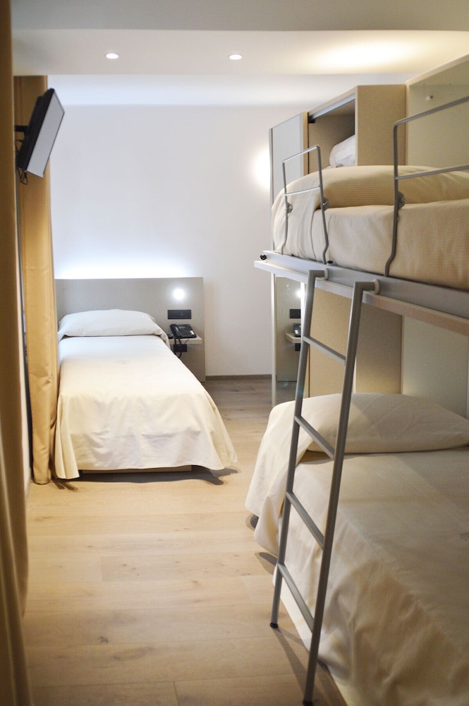 Il Loggiato dei Serviti — Hotel rooms in Como, Lombardy