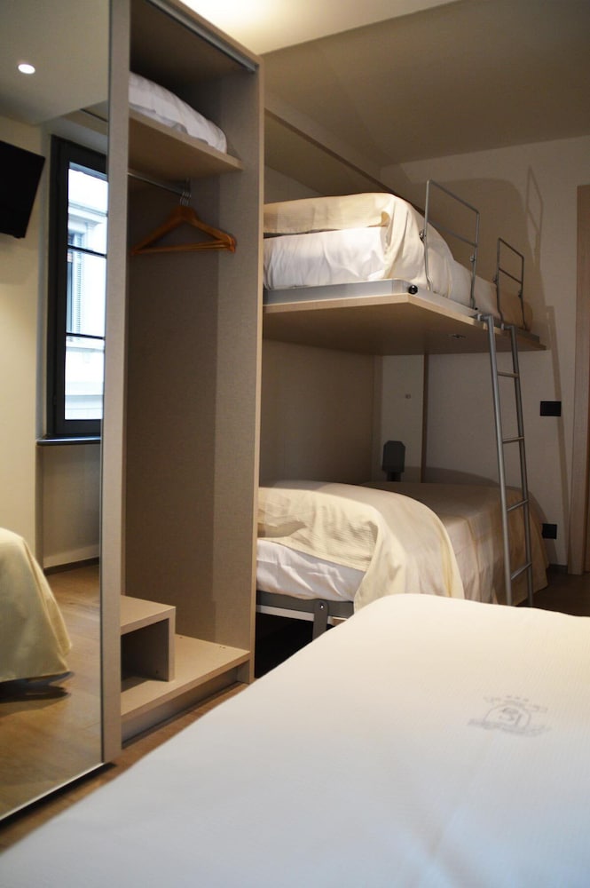 Il Loggiato dei Serviti — Hotel rooms in Como, Lombardy
