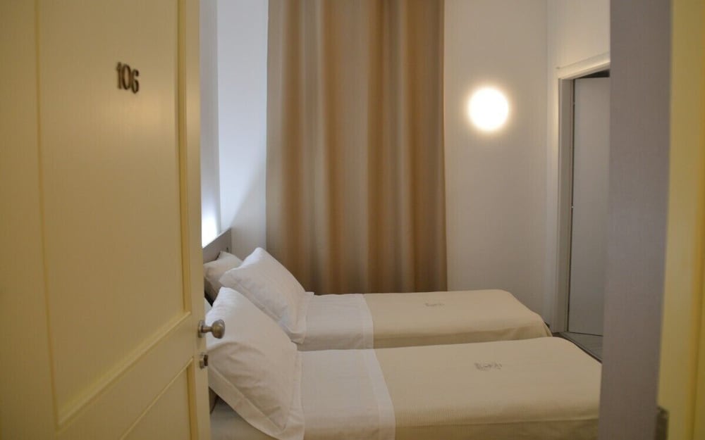 Il Loggiato dei Serviti — Hotel rooms in Como, Lombardy