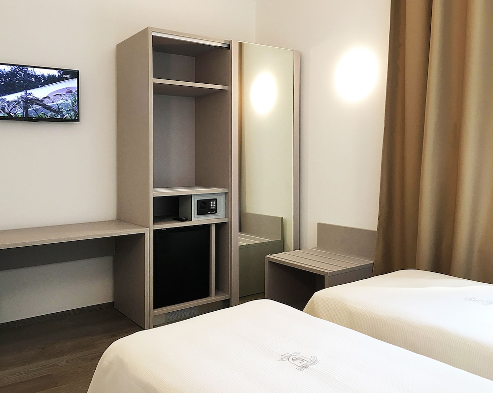 Il Loggiato dei Serviti — Hotel rooms in Como, Lombardy