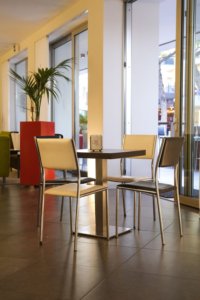 Hotel Eden — Restaurant & bars in Jesolo, Veneto