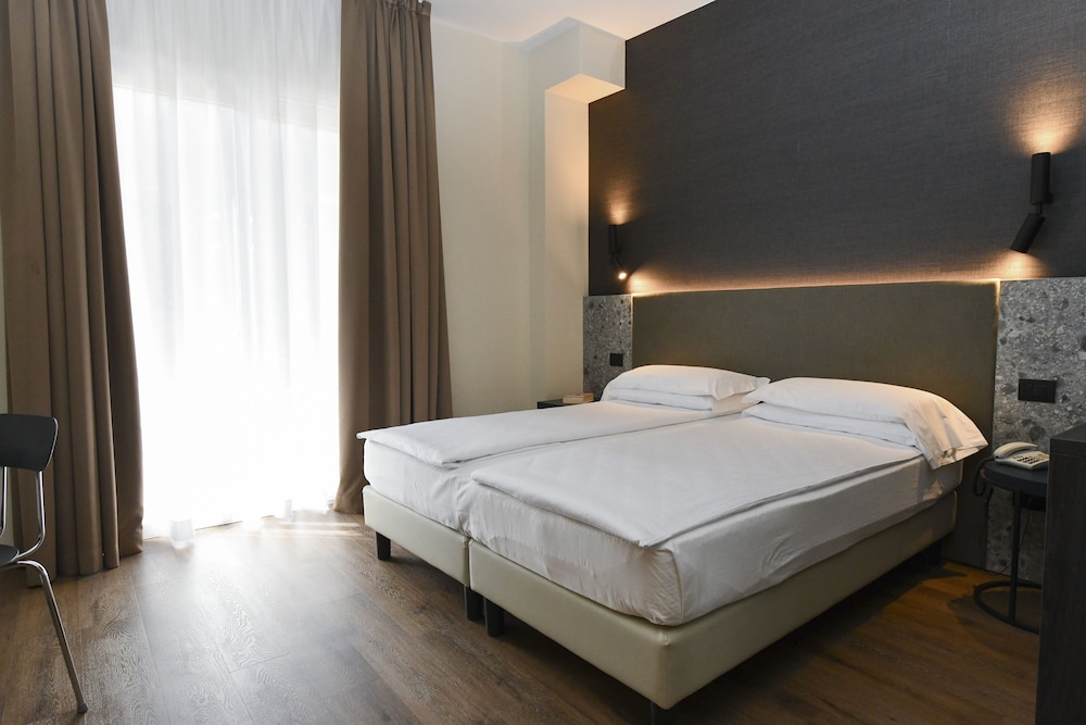 Hotel Eden — Hotel rooms in Jesolo, Veneto