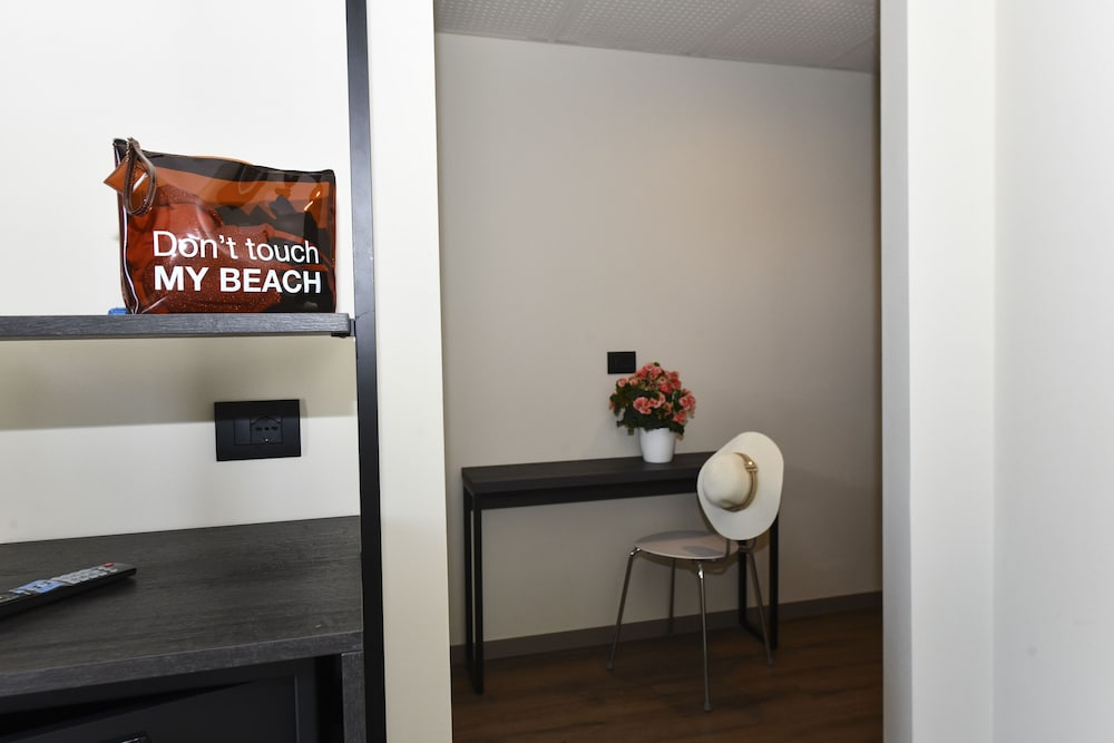 Hotel Eden — Hotel rooms in Jesolo, Veneto