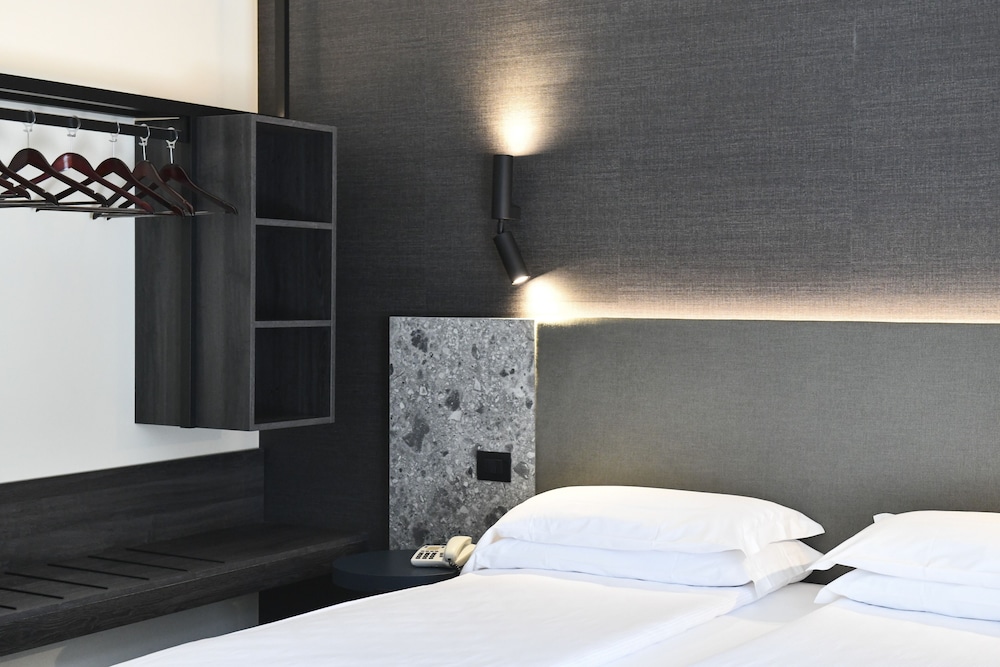 Hotel Eden — Hotel rooms in Jesolo, Veneto