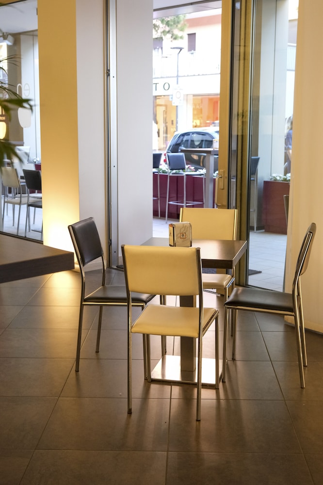 Hotel Eden — Restaurant & bars in Jesolo, Veneto