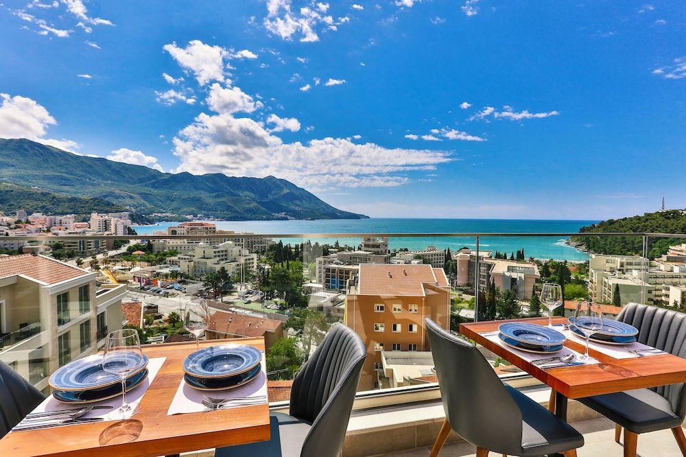 Lusso Mare by Aycon