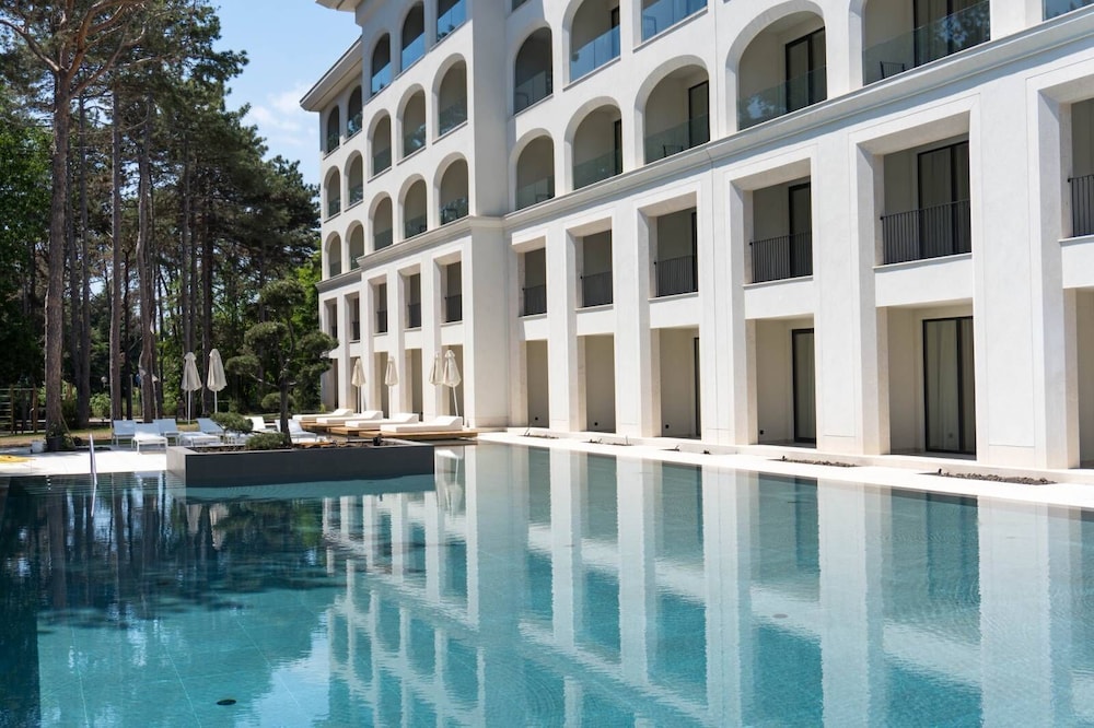Ensana Aquahouse Health Spa Hotel — Swimming pool in Varna, Varna Region