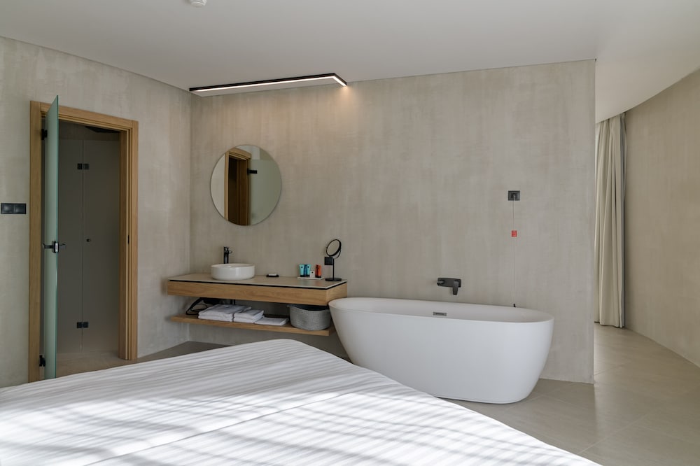 Ensana Aquahouse Health Spa Hotel — Hotel rooms in Varna, Varna Region