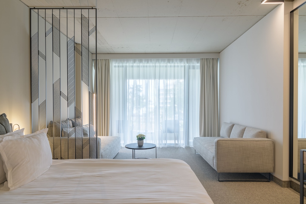 Ensana Aquahouse Health Spa Hotel — Hotel rooms in Varna, Varna Region