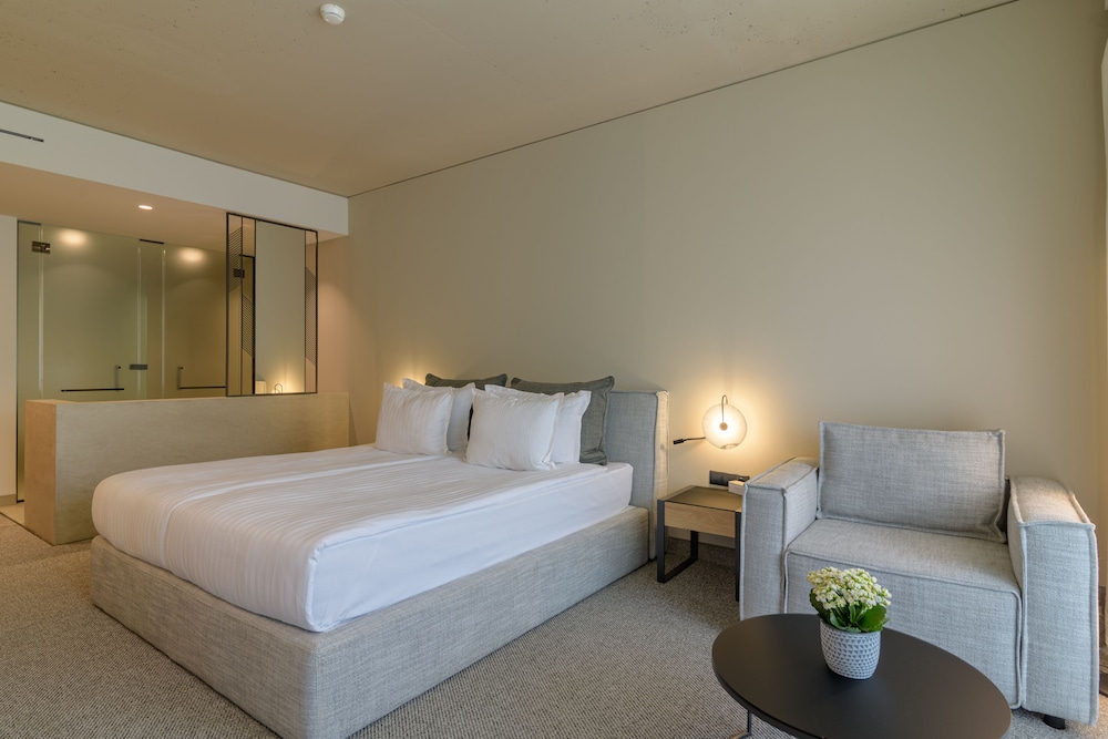 Ensana Aquahouse Health Spa Hotel — Hotel rooms in Varna, Varna Region