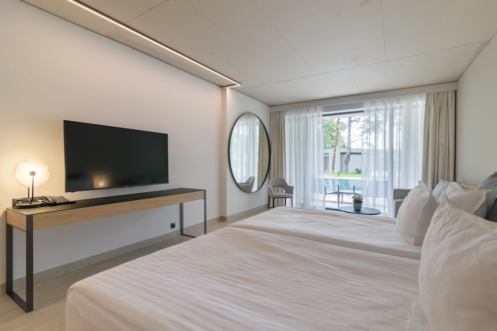 Ensana Aquahouse Health Spa Hotel — Hotel rooms in Varna, Varna Region