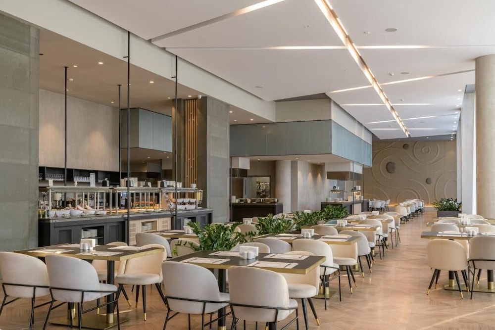 Ensana Aquahouse Health Spa Hotel — Restaurant & bars in Varna, Varna Region