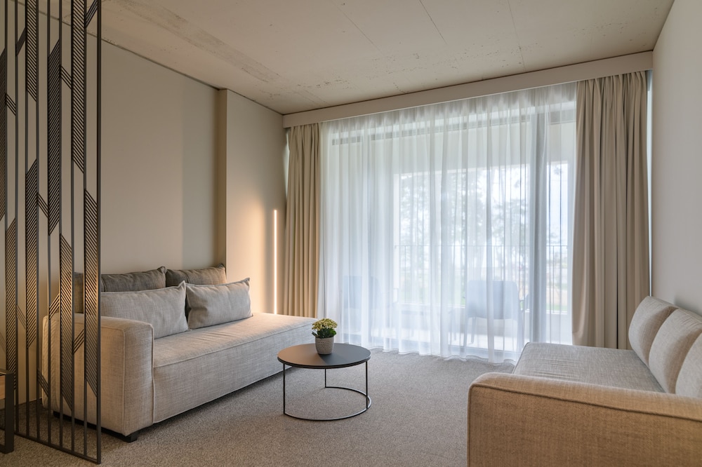 Ensana Aquahouse Health Spa Hotel — Hotel rooms in Varna, Varna Region