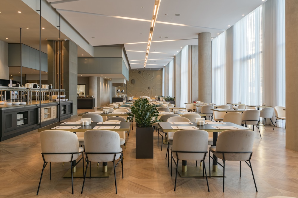 Ensana Aquahouse Health Spa Hotel — Restaurant & bars in Varna, Varna Region