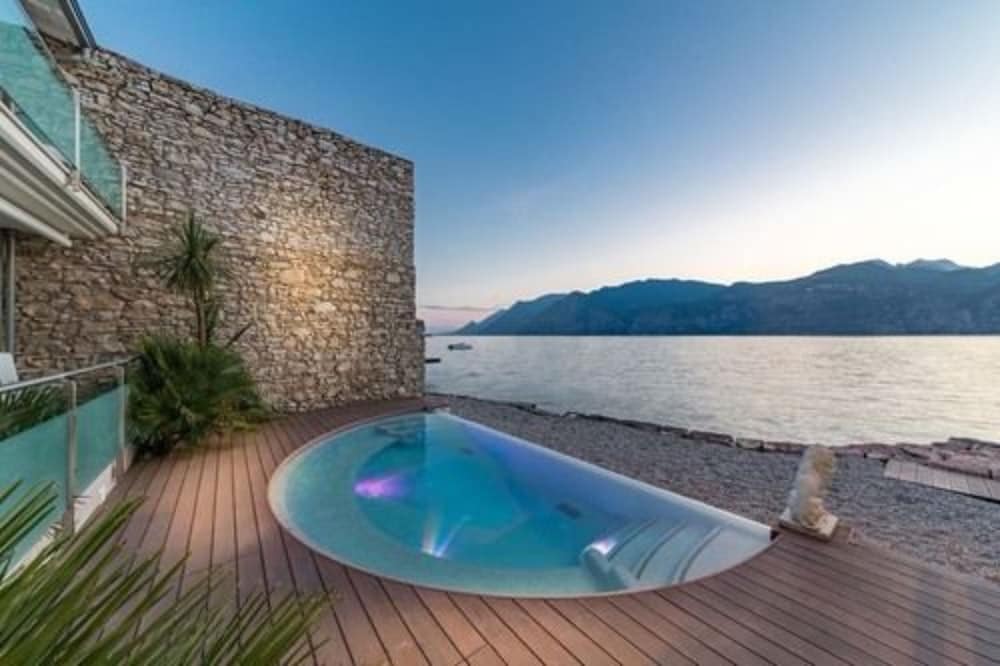 Hotel Vega — Swimming pool in Malcesine, Veneto