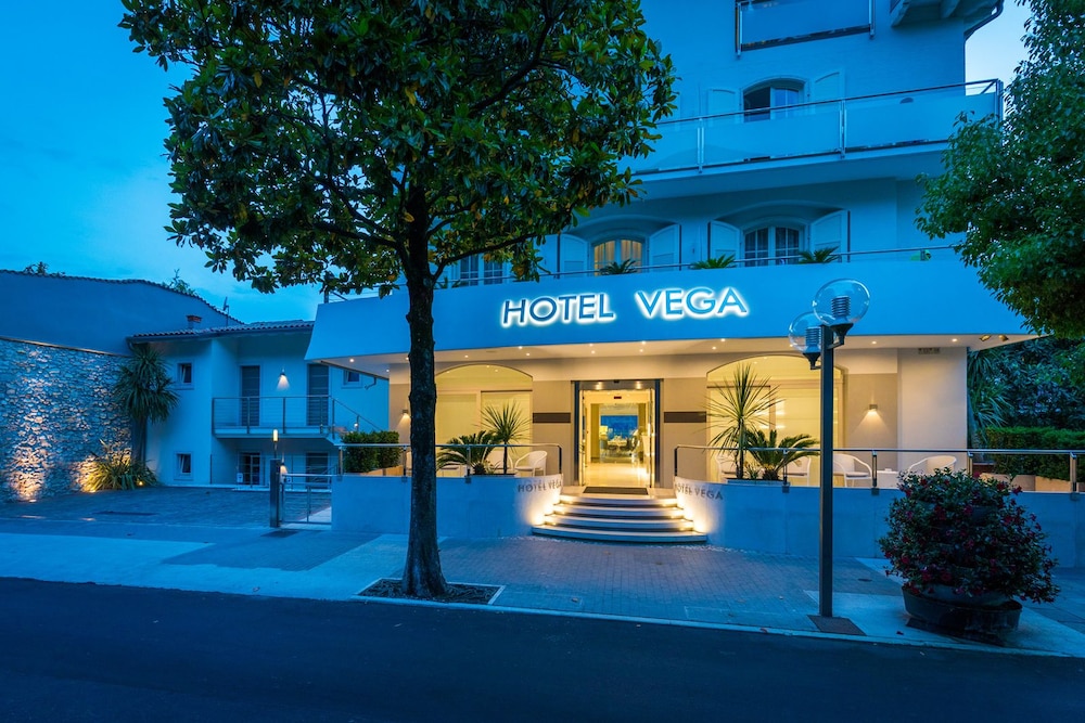 Hotel Vega — Main photo in Malcesine, Veneto