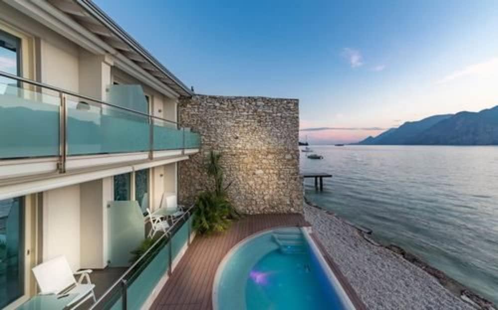 Hotel Vega — Swimming pool in Malcesine, Veneto