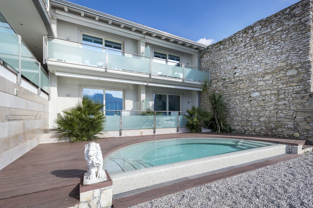 Hotel Vega — Swimming pool in Malcesine, Veneto