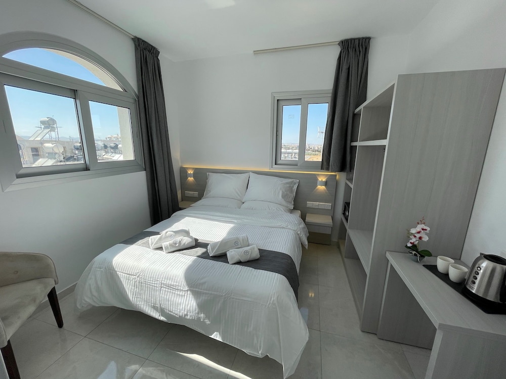 La Veranda Hotel — Hotel rooms in Larnaca, Larnaca Region