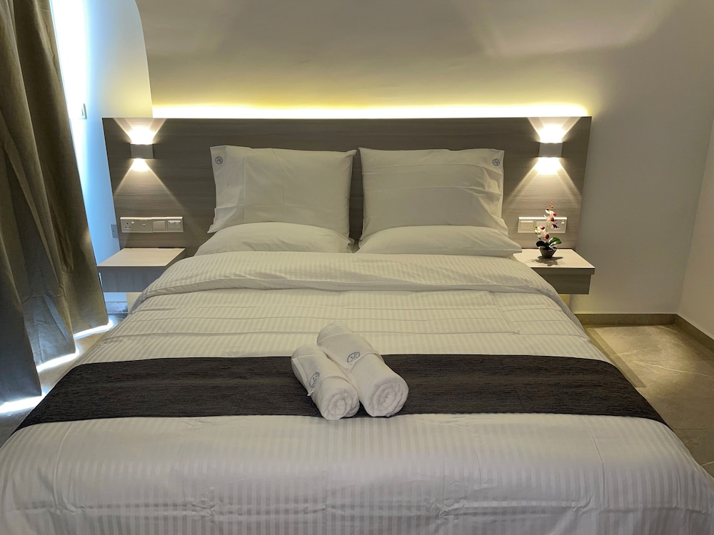 La Veranda Hotel — Hotel rooms in Larnaca, Larnaca Region