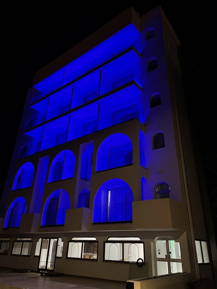 La Veranda Hotel — Hotel building in Larnaca, Larnaca Region