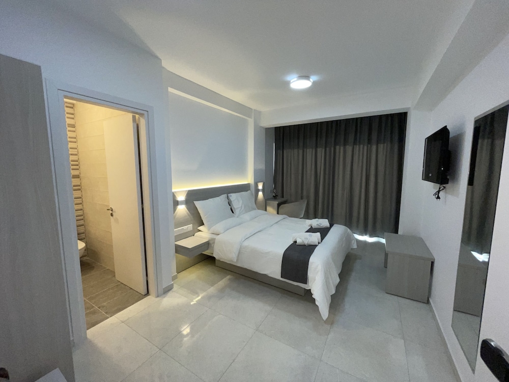 La Veranda Hotel — Hotel rooms in Larnaca, Larnaca Region