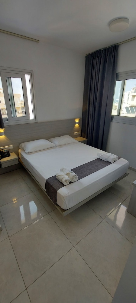 La Veranda Hotel — Hotel rooms in Larnaca, Larnaca Region